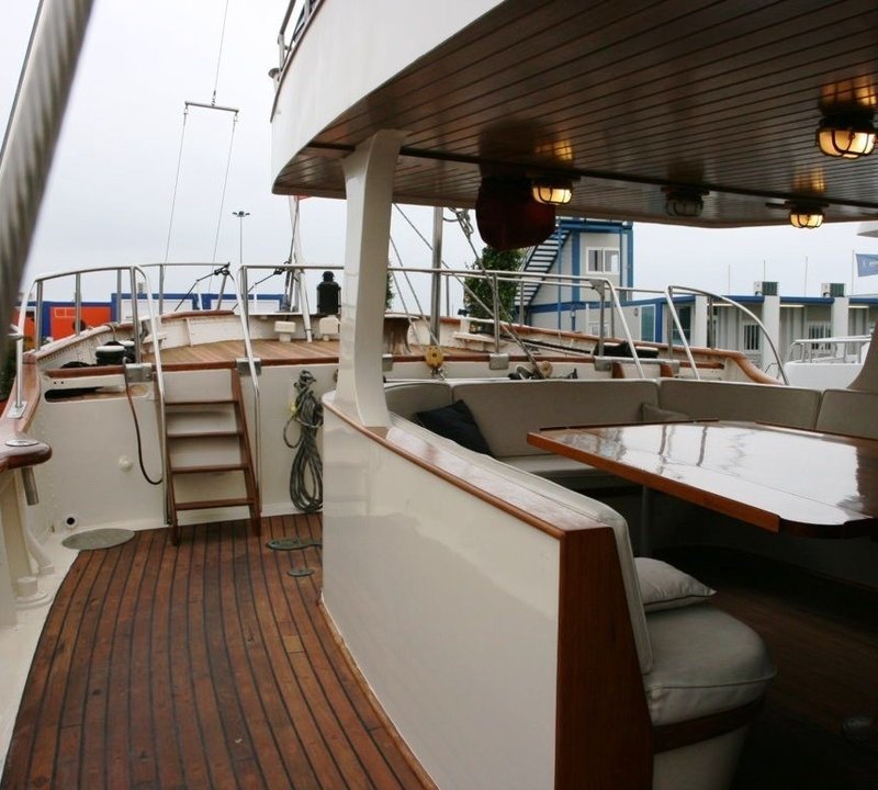 The 33m Yacht SOUTHERN CROSS