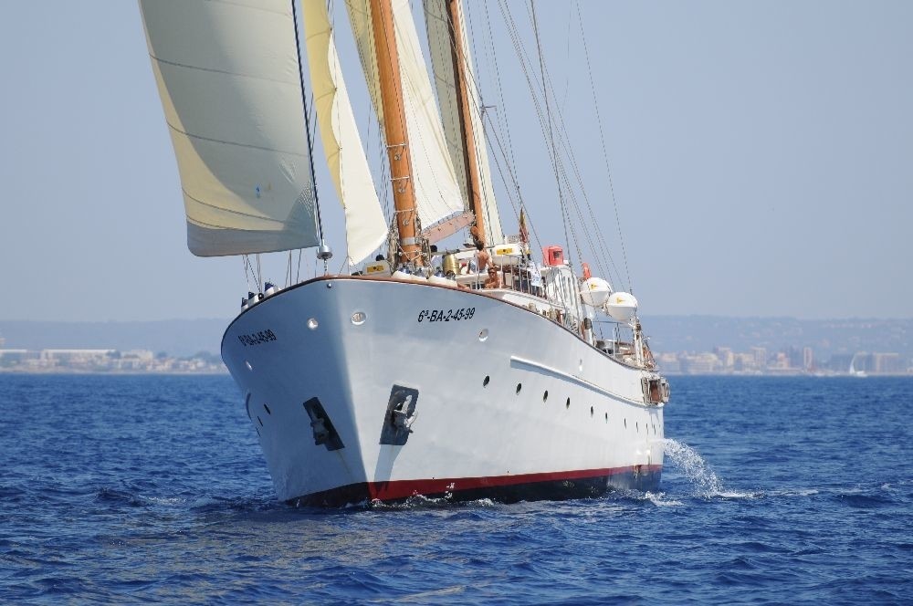 The 33m Yacht SOUTHERN CROSS