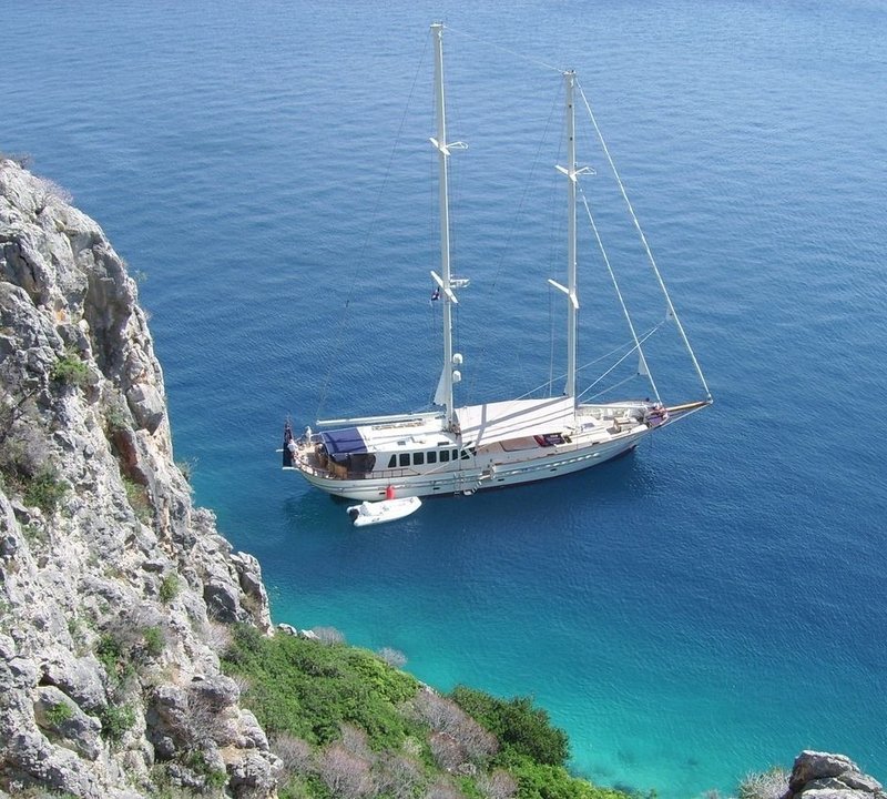 The 33m Yacht TIGERLILY OF CORNWALL