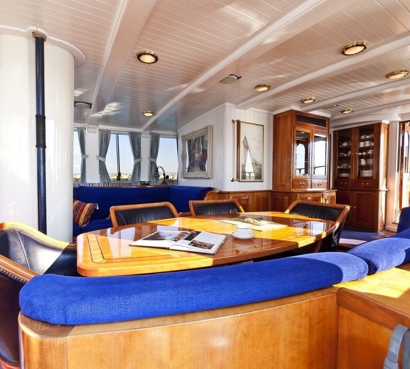 The 33m Yacht TIGERLILY OF CORNWALL