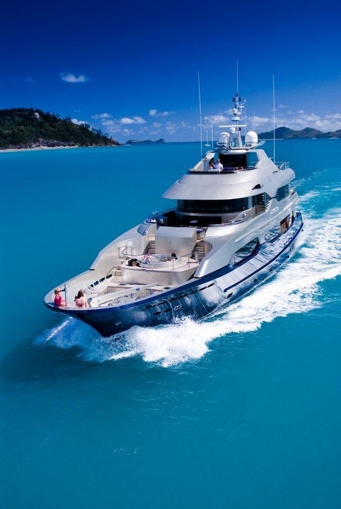 The 34m Yacht PRINCESS ILUKA
