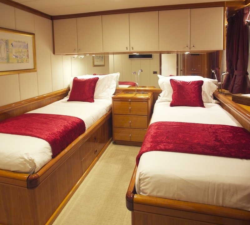 The 34m Yacht REE