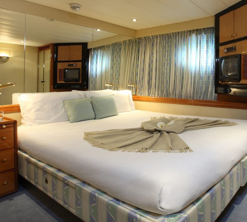 The 34m Yacht UNPLUGGED