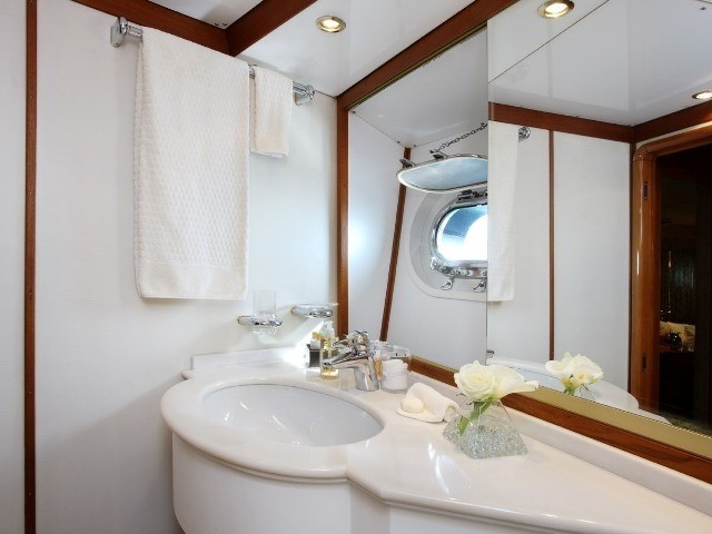 The 34m Yacht UNPLUGGED