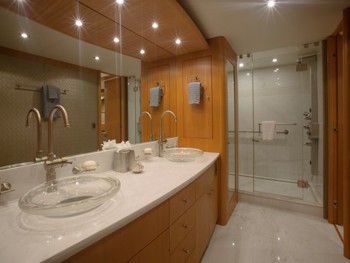 The 35m Yacht LONG AWEIGHTED