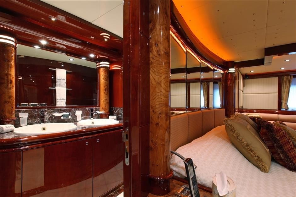 The 35m Yacht MELANYA