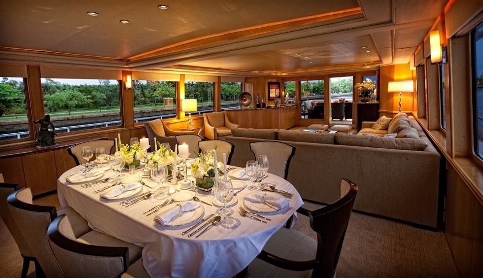The 35m Yacht TRUE BLUE