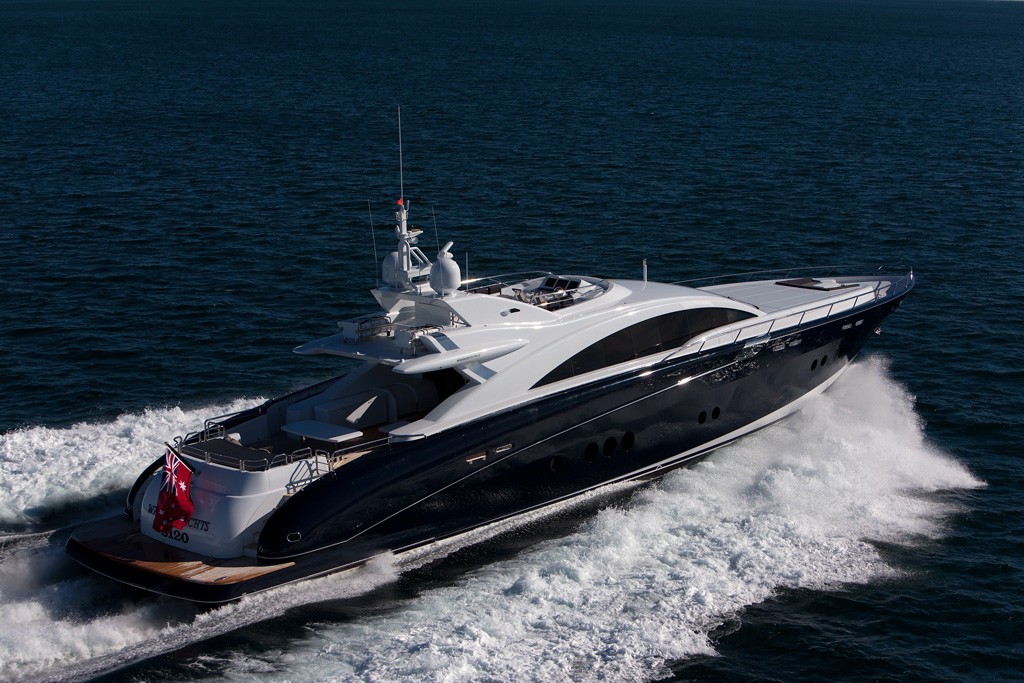 Aft Aspect: Yacht QUANTUM's Cruising Image