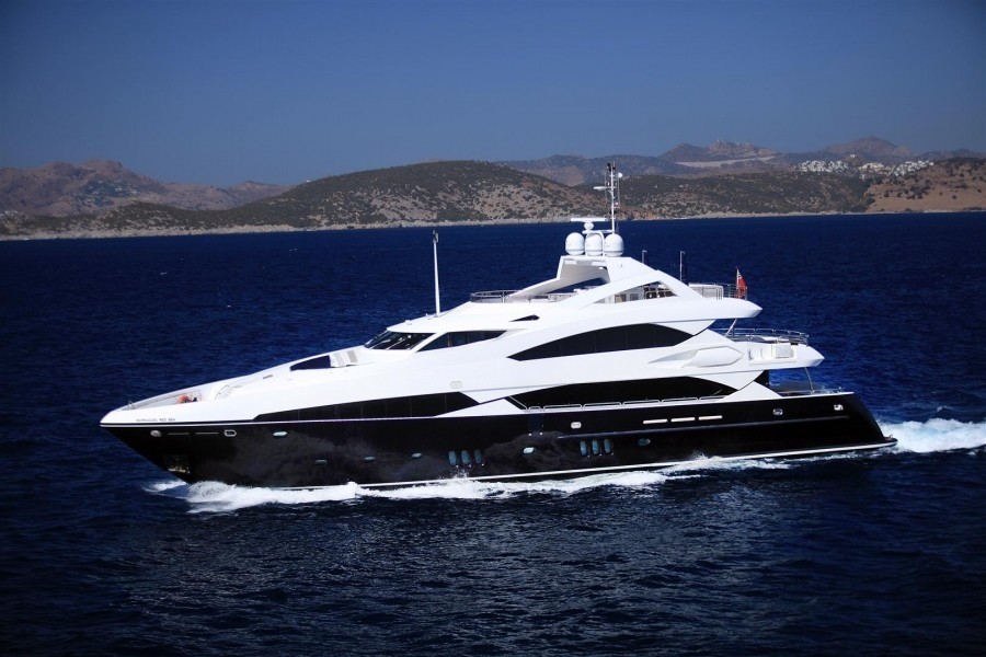 The 37m Yacht BARRACUDA RED SEA