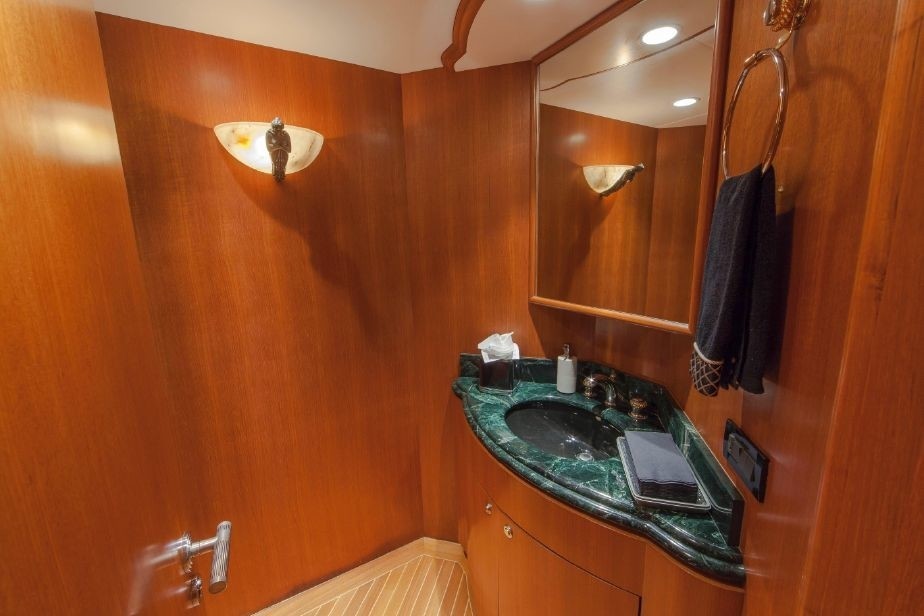 The 37m Yacht LOOSE ENDS