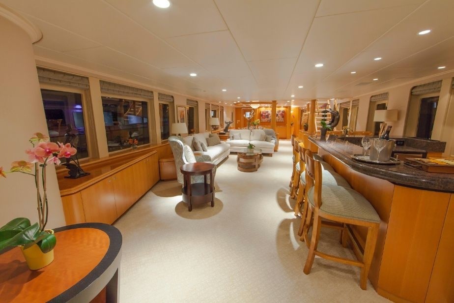 The 37m Yacht LOOSE ENDS