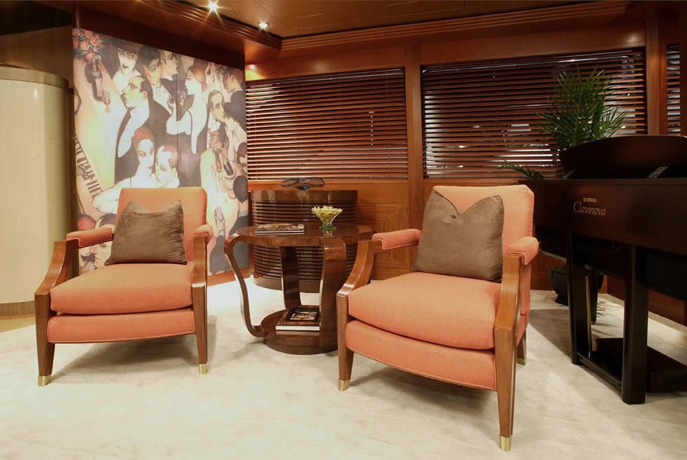 Sitting: Yacht PERLE BLEUE's Premier Saloon Pictured
