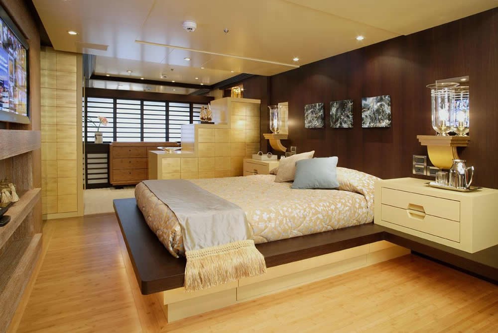 Main Master Cabin Aboard Yacht PERLE BLEUE