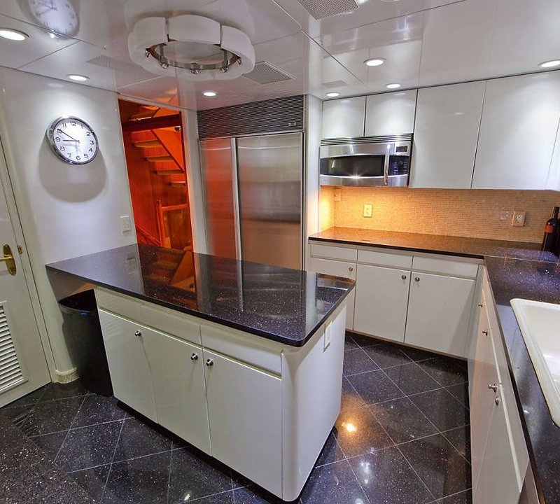 The 38m Yacht AFTERGLOW