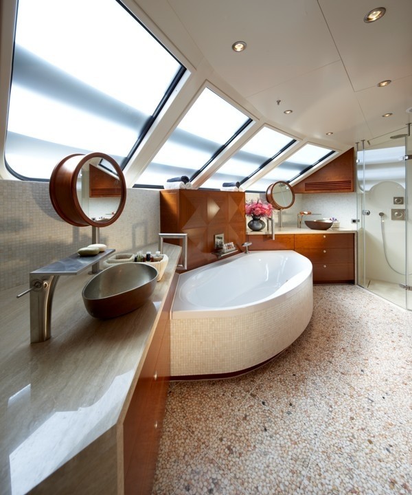 Bath On Yacht NORTHLANDER