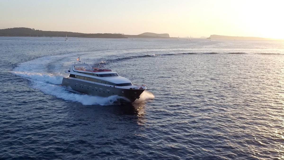 The 38m Yacht OCEAN GLASS