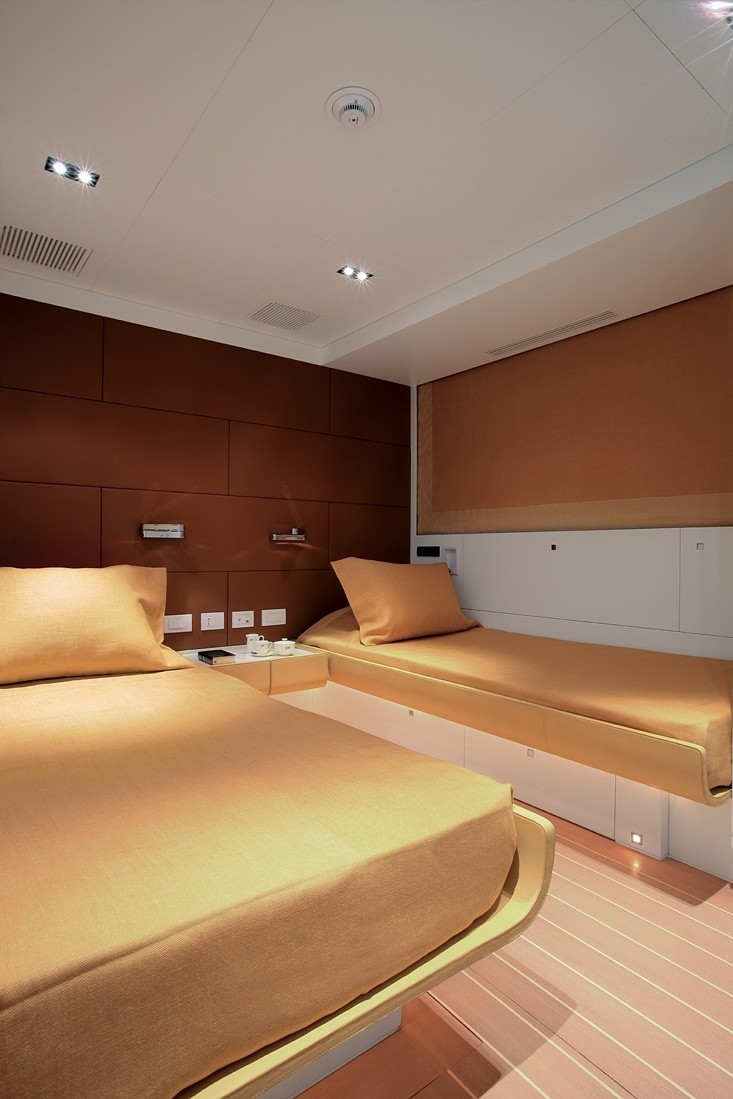 Twin Bed Cabin On Board Yacht P2