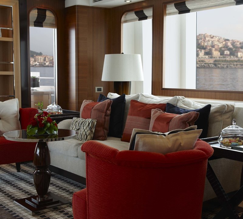 Sitting: Yacht KATHLEEN ANNE's Premier Saloon Image