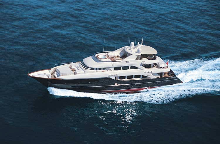 Cruising On Board Yacht BLUE BREEZE