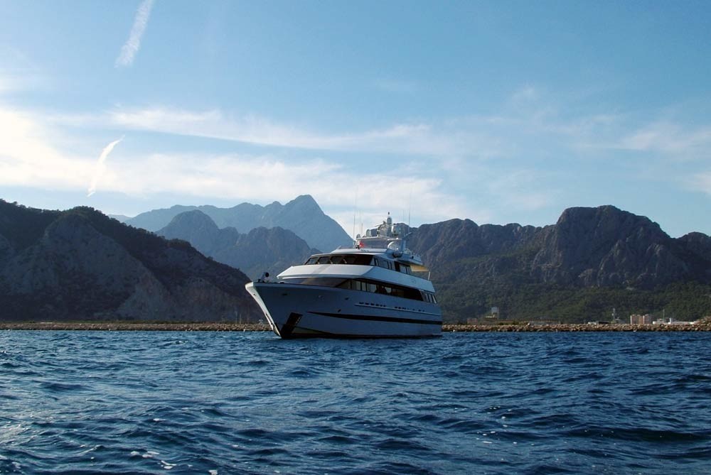 Profile On Yacht LADYSHIP