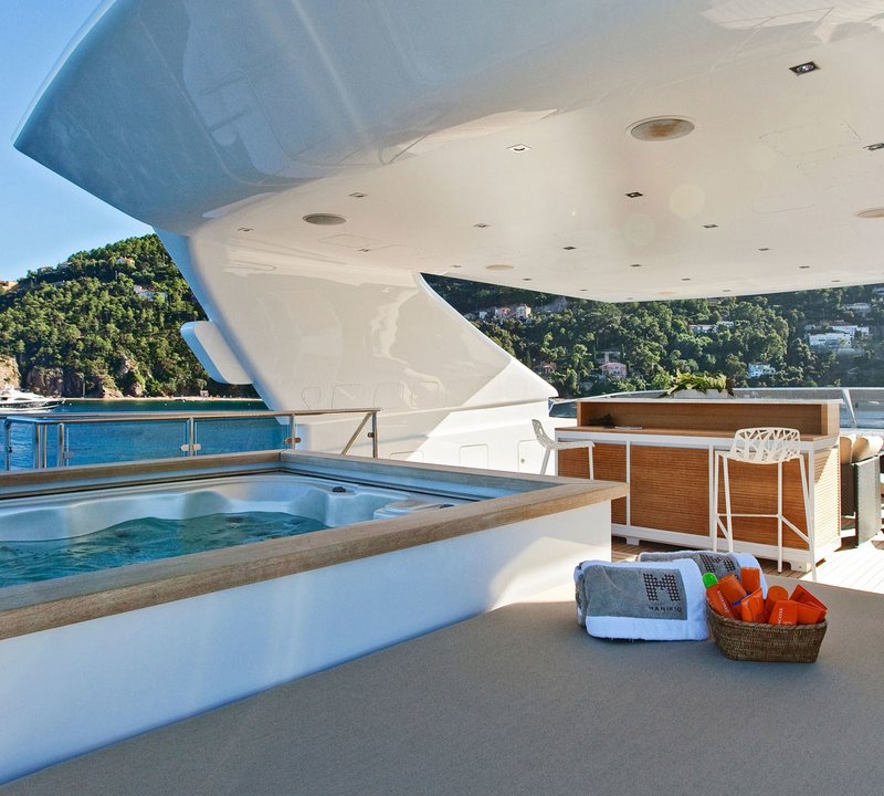 Jacuzzi Pool On Yacht MANIFIQ