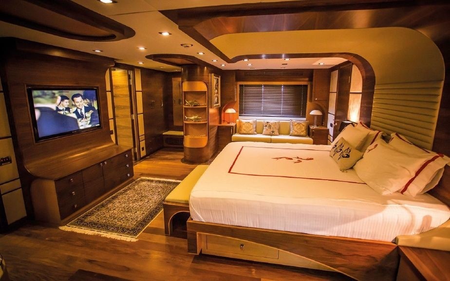 The 41m Yacht MY STEEL