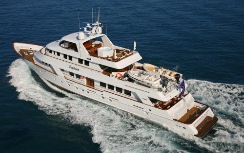 Aft Aspect: Yacht DAYDREAM's Cruising Image