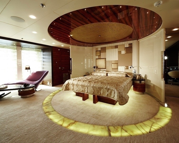 Profile: Yacht E & E's Main Master Cabin Image