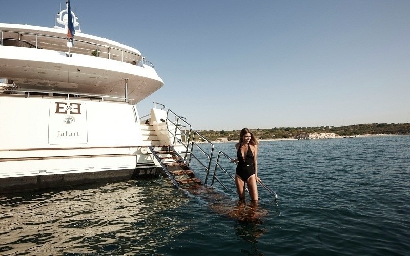Swimming Landing On Board Yacht E & E