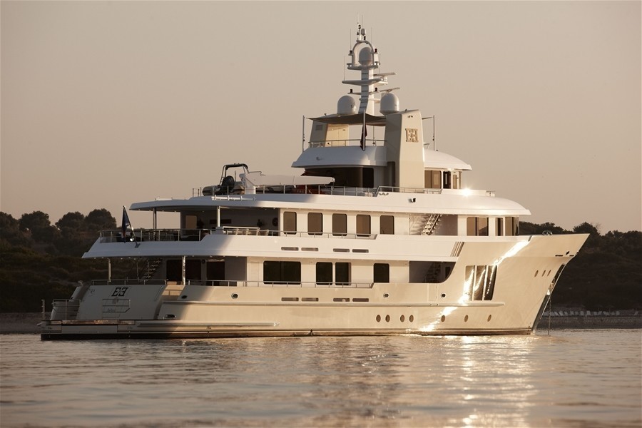 Profile Aboard Yacht E & E