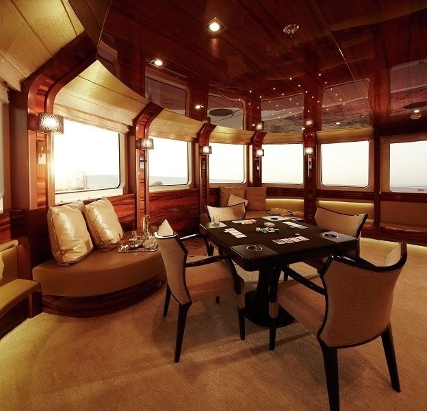 The 42m Yacht E & E