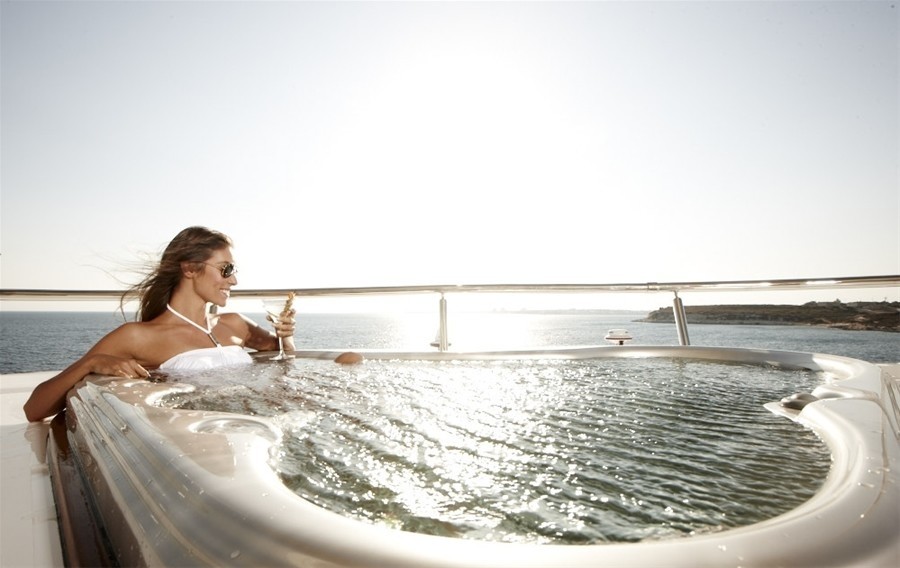 Jacuzzi Pool On Board Yacht E & E