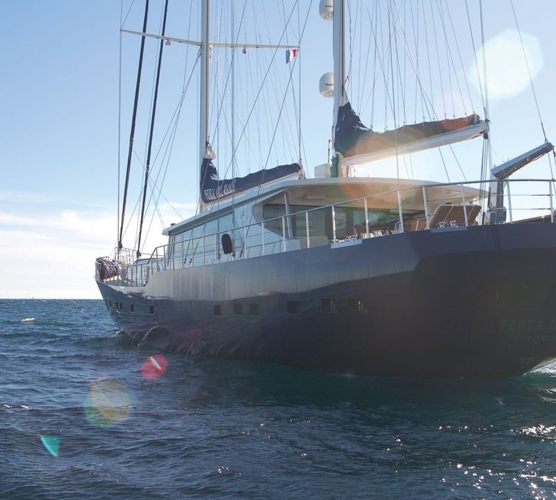 Detail: Yacht PERLA DEL MARE's Aft Pictured