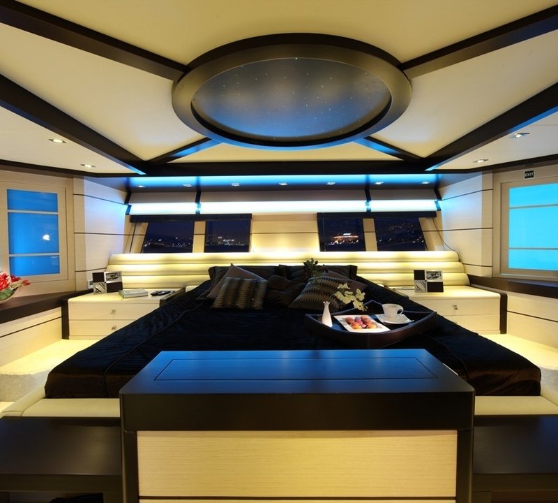 Main Master Cabin On Board Yacht PERLA DEL MARE