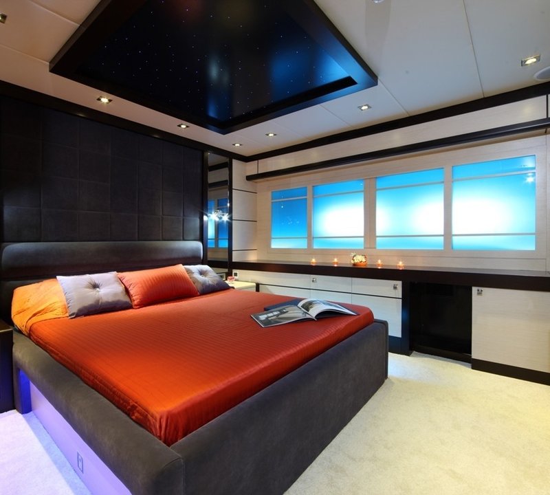 Cabin Aboard Yacht PERLA DEL MARE