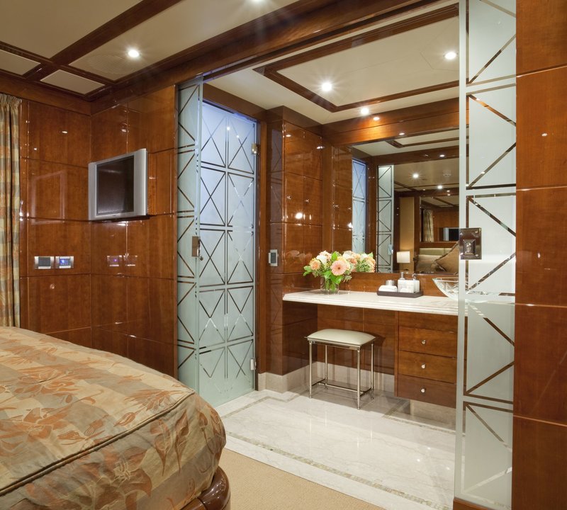 Bath Doors Open: Yacht COCO VIENTE's Guest's Cabin Captured
