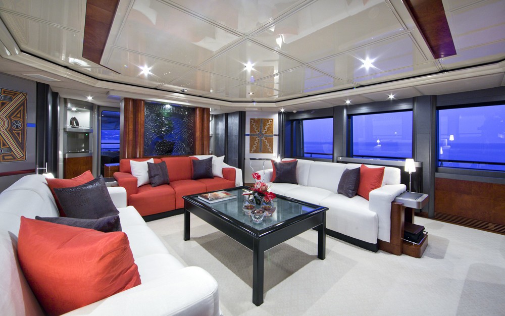 Profile Aspect: Yacht SILVER DREAM's Premier Saloon Captured