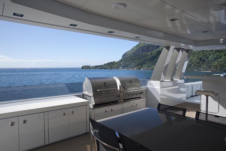 External Eating/dining On Yacht BIG FISH