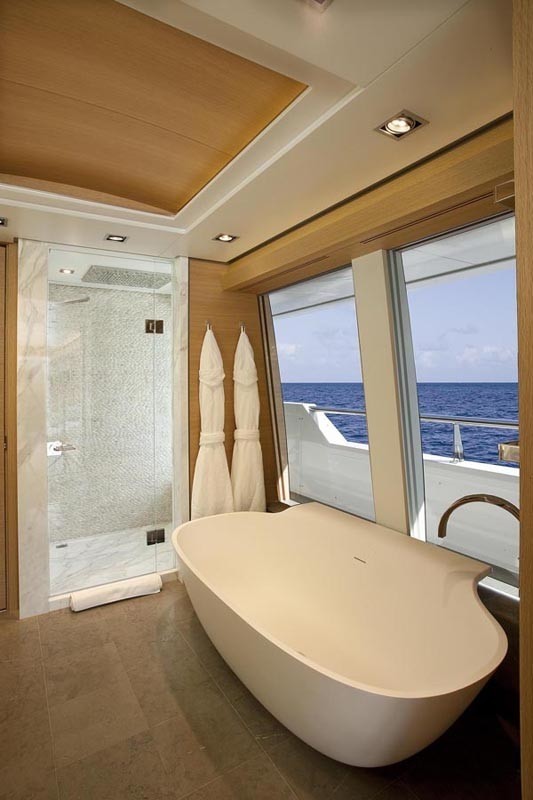 Aspect: Yacht BIG FISH's Main Master Bath Photograph