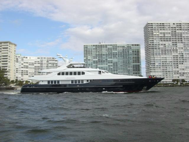 Profile Aspect On Yacht YOU &AMP;AMP; ME