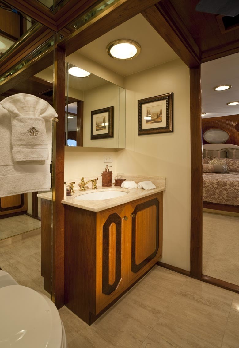 VIP Bath On Board Yacht GOLDEMAR