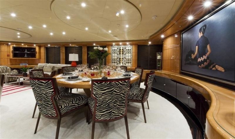 360 Eating/dining Saloon On Board Yacht 360°