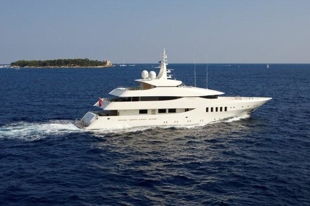 Profile Aspect: Yacht ALKHOR's Cruising Photograph