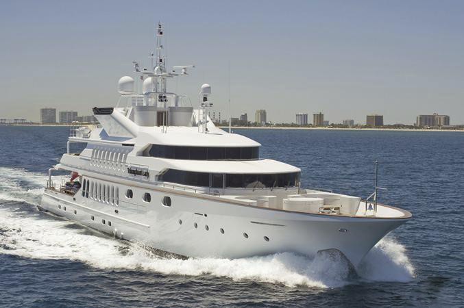 Forward: Yacht TRIUMPHANT LADY's Cruising Photograph