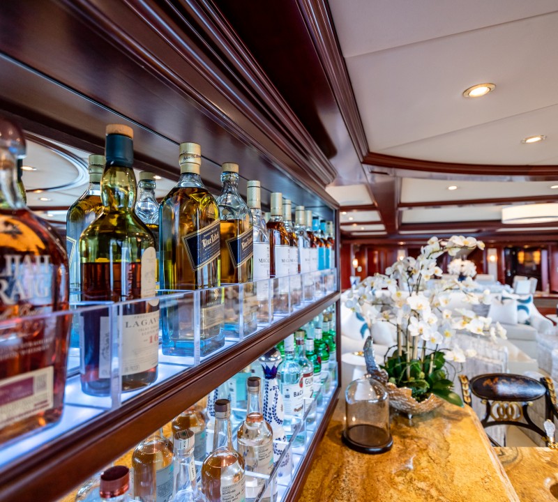 Full bar