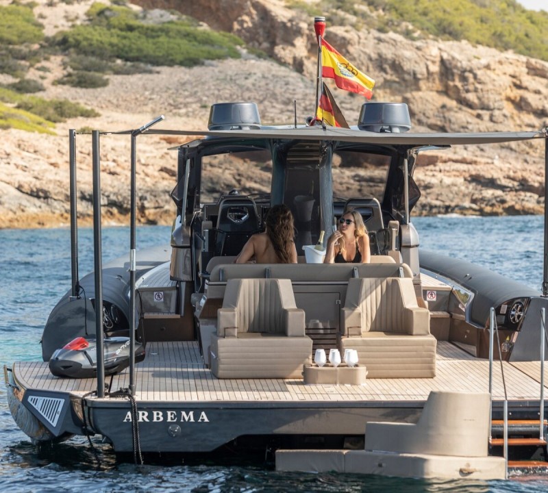 Riva Tender