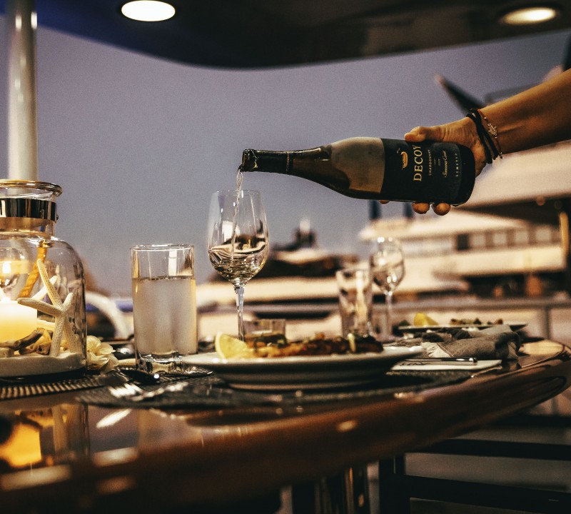 Attentive Crew Dining Service