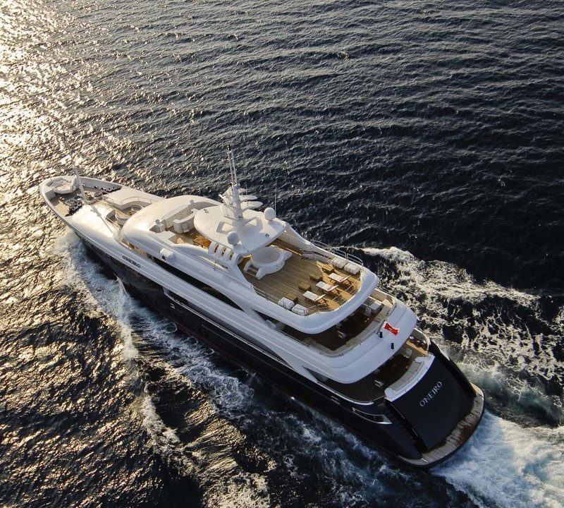 Aft Aspect: Yacht O'NEIRO's Cruising Image