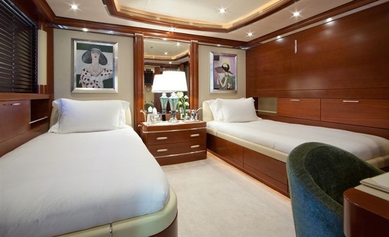 Twin Bed Cabin On Yacht LATITUDE