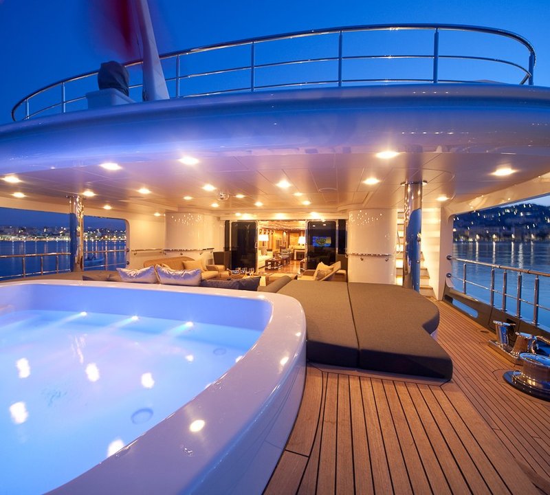 The 53m Yacht CHAYKA